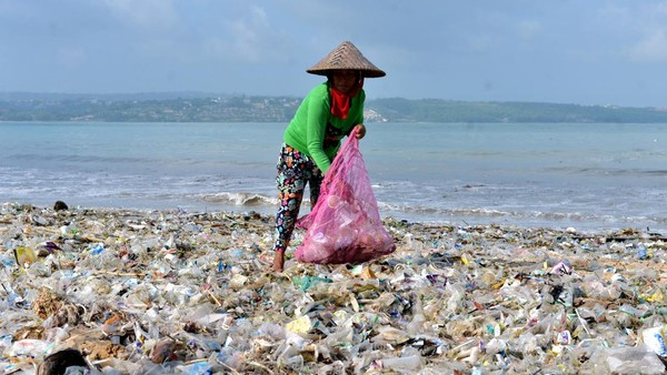 Sampah Plastik Ancaman Nyata Bumi Kita: 7 Fakta Mengejutkan yang Harus Gen Z Tahu di 2025