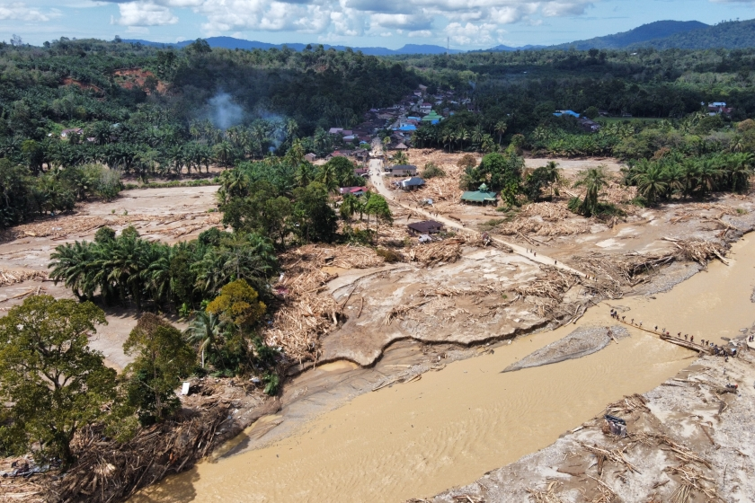 Deforestasi dan Banjir Sumatera: Alarm Ekologi 2026