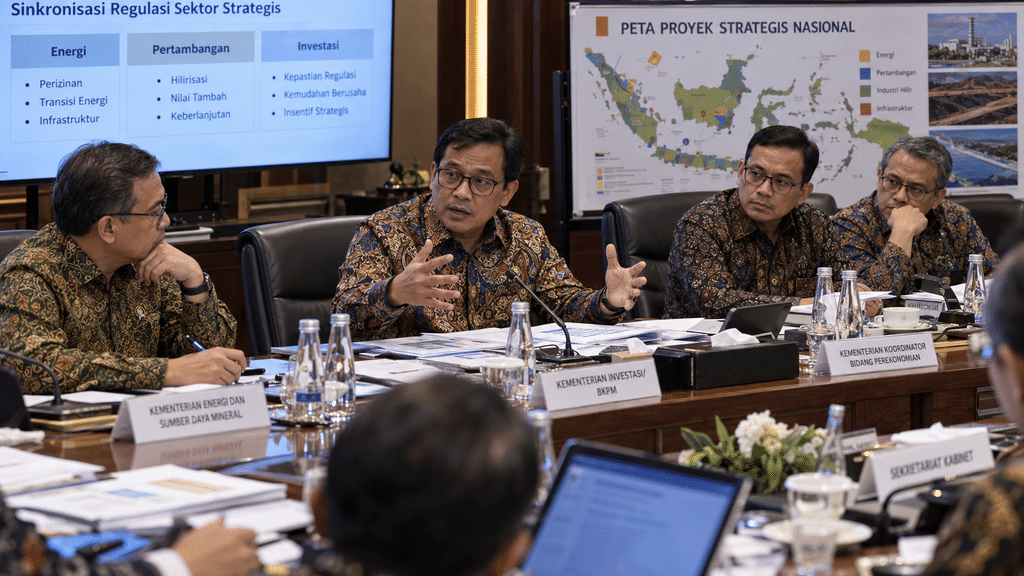 Pertemuan koordinasi teknis antara pejabat kementerian koordinator, Kementerian ESDM, dan Kementerian Investasi di meja bundar.